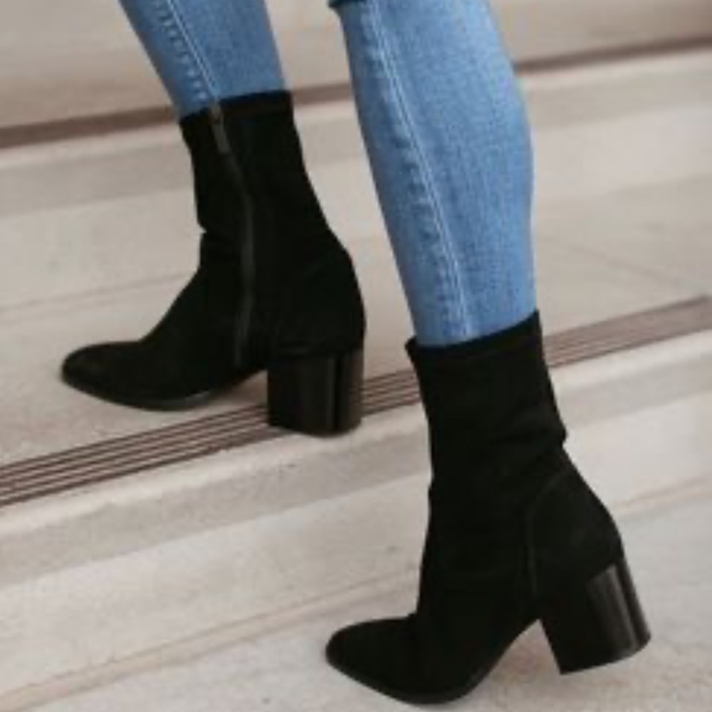 Aquatalia Tilly Suede Ankle Boots Black Size 7.5 DD356